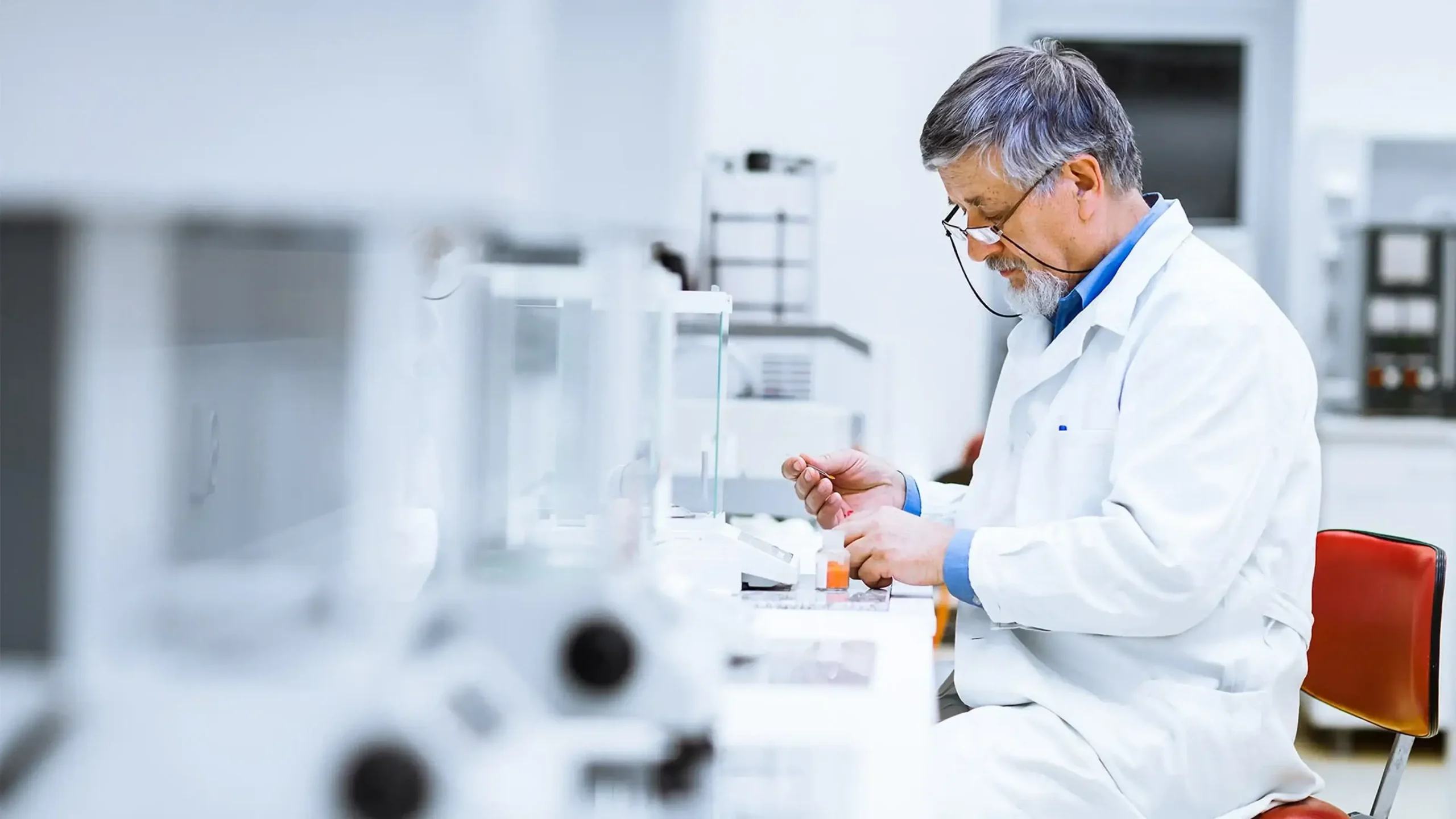 Contact - page cover - Novalgen